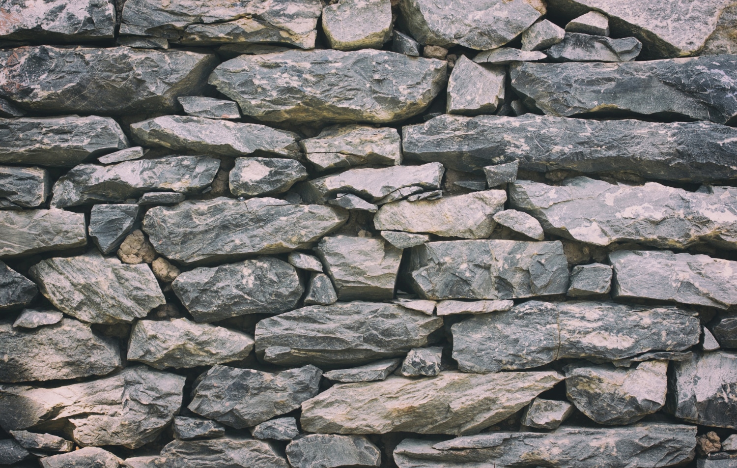 mur en pierre à l'ancienne
