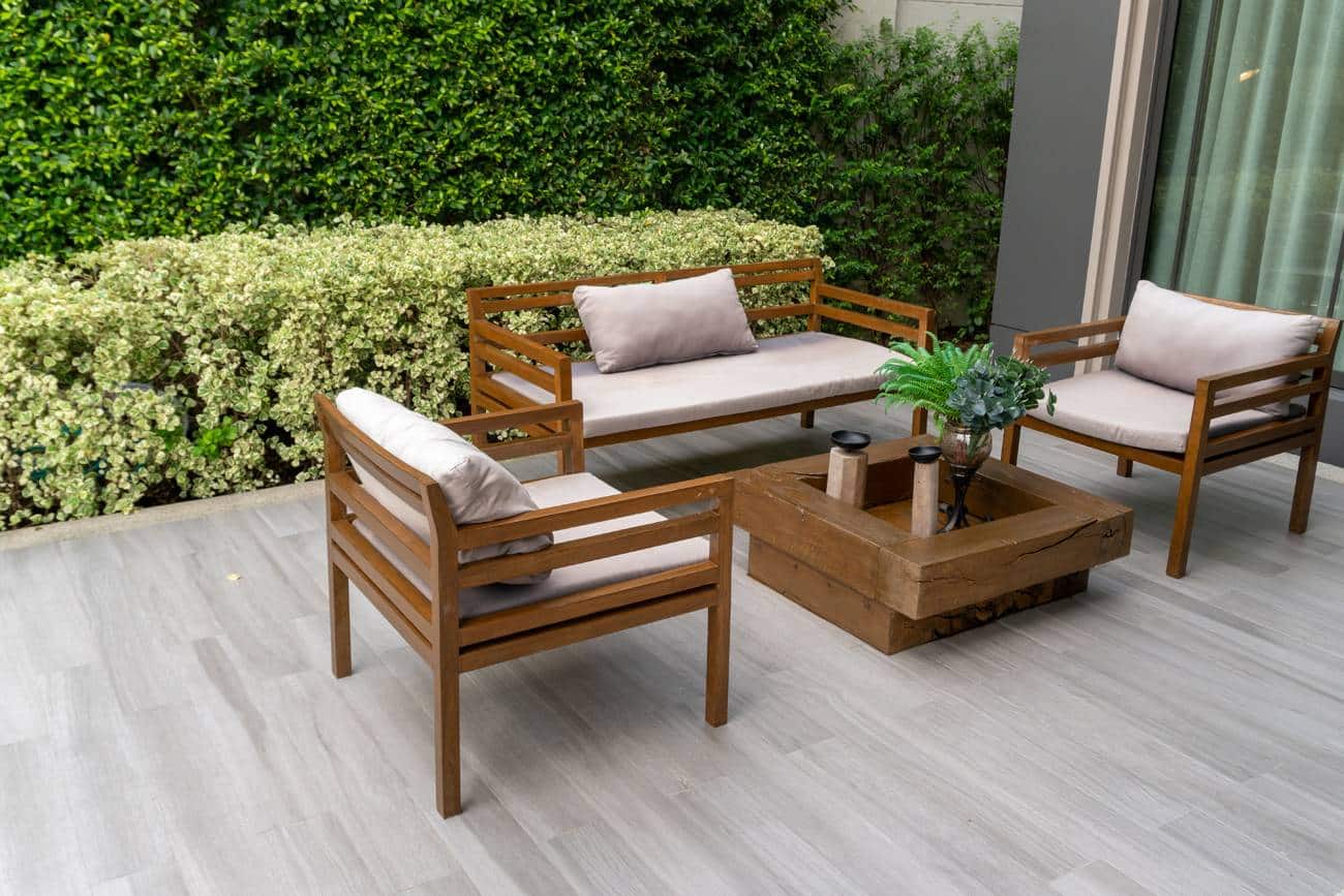 Quels matériaux éco tendances pour salon de jardin durable ?