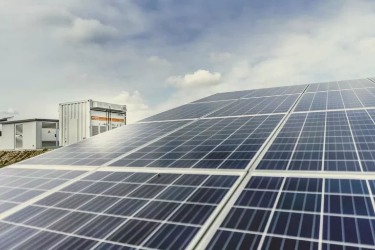Comment intégrer vos panneaux solaires thermiques à votre système de chauffage central existant ?