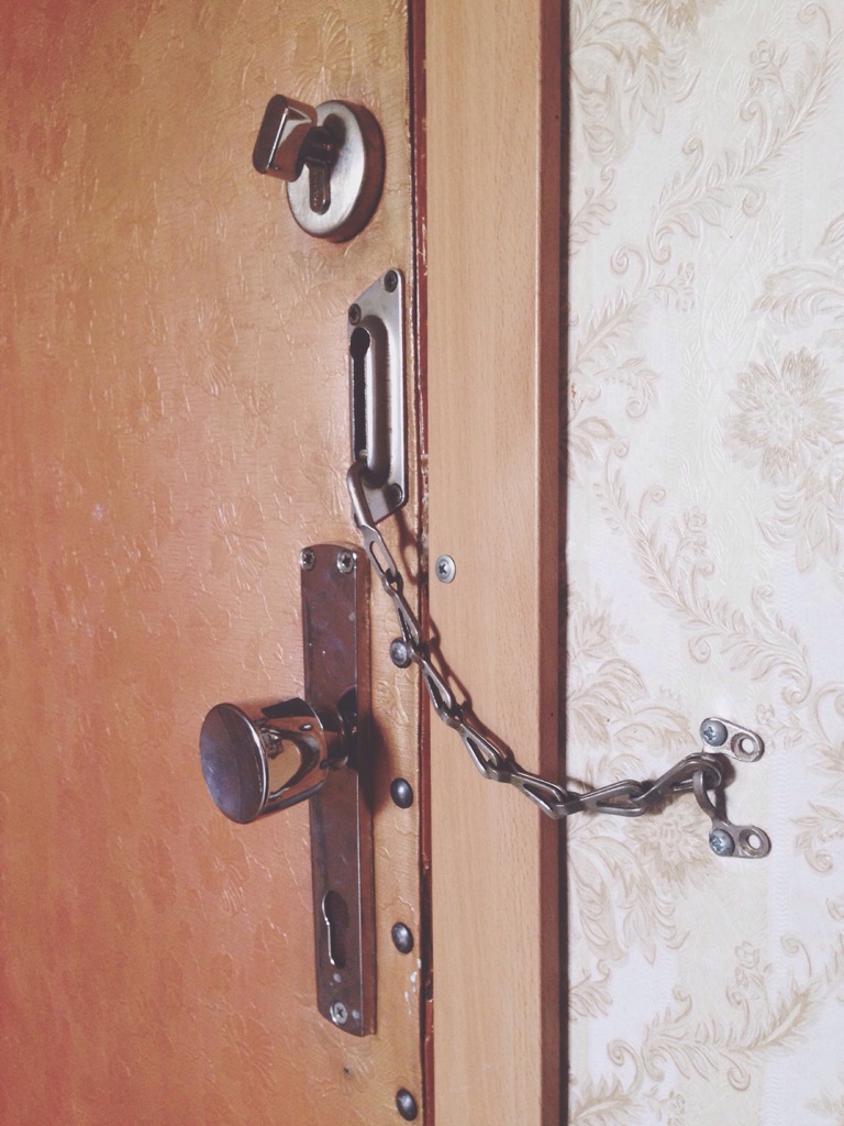 Comprendre les prix des portes de sécurité chez Leroy Merlin