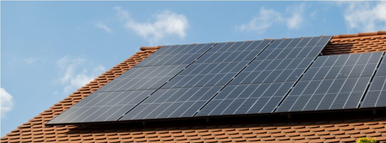 Panneau solaire avec micro onduleur intégré : une solution innovante et performante