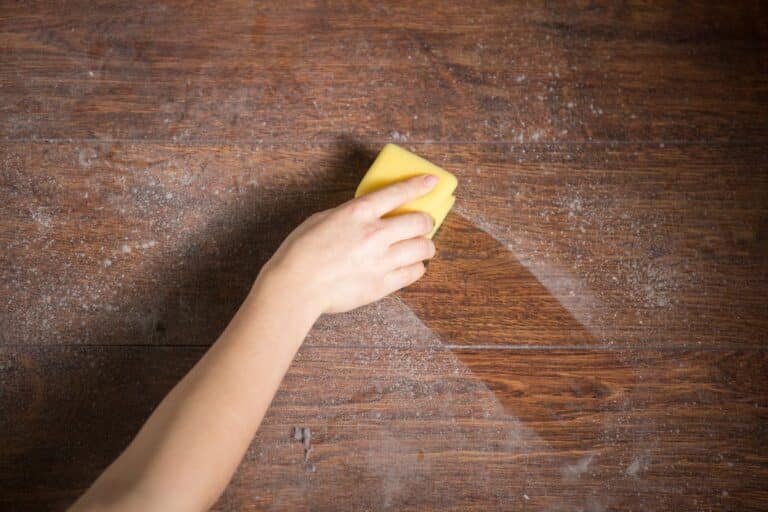 éviter la poussière qui revient trop vite