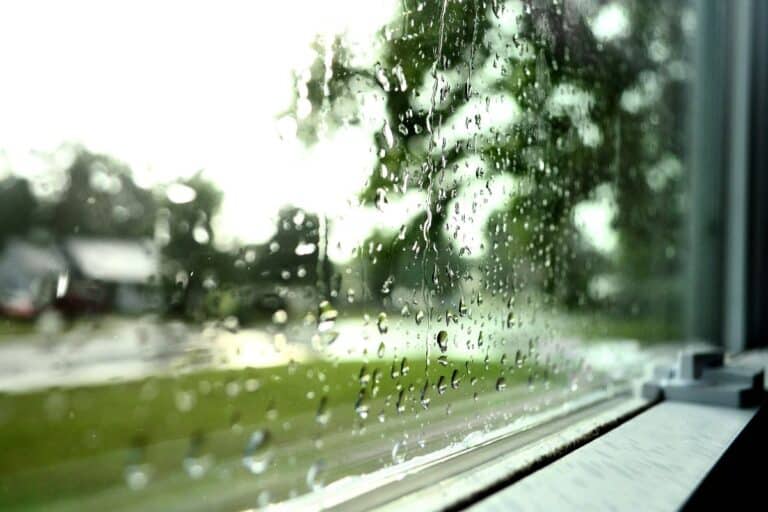 goutte de pluie en énergie propre