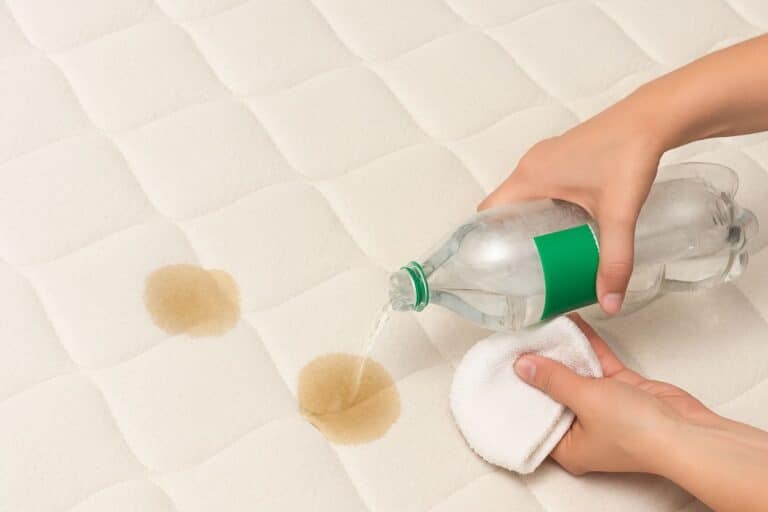 boisson appliquée sur matelas efface taches impossibles