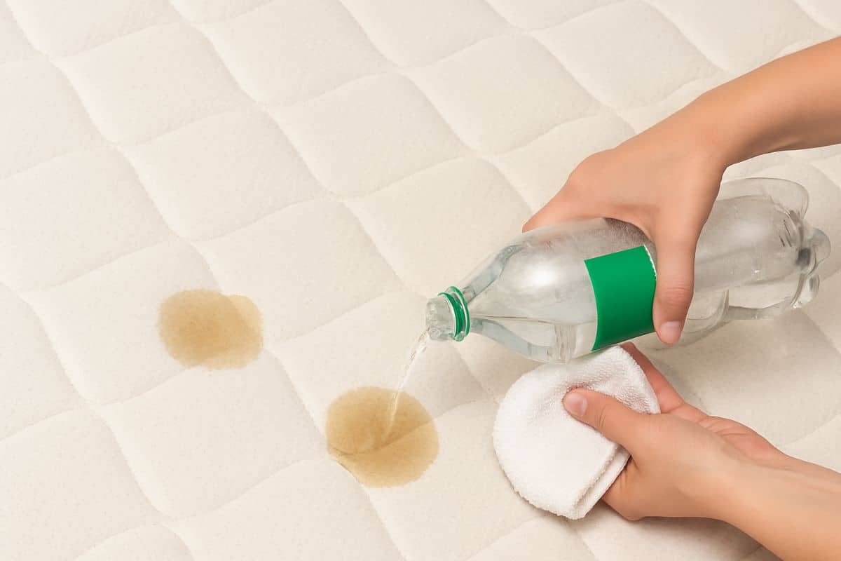 boisson appliquée sur matelas efface taches impossibles
