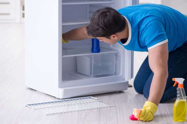 frigo sent mauvais malgré le nettoyage